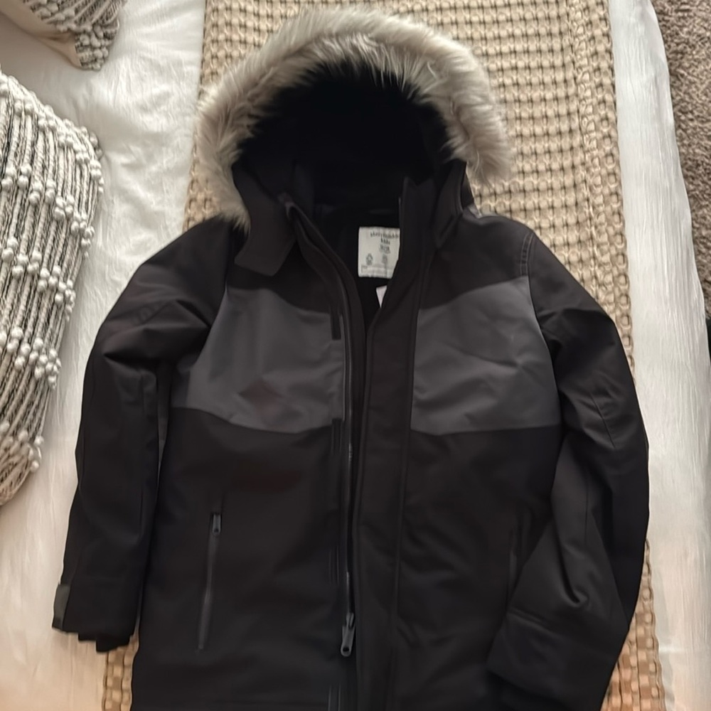 BNWT - Abercrombie kids black /grey Parka Boys size 13/14